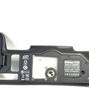 ORIGINAL NIKON D300 BOTTOM BASE COVER PLATE REPLACEMENT PART